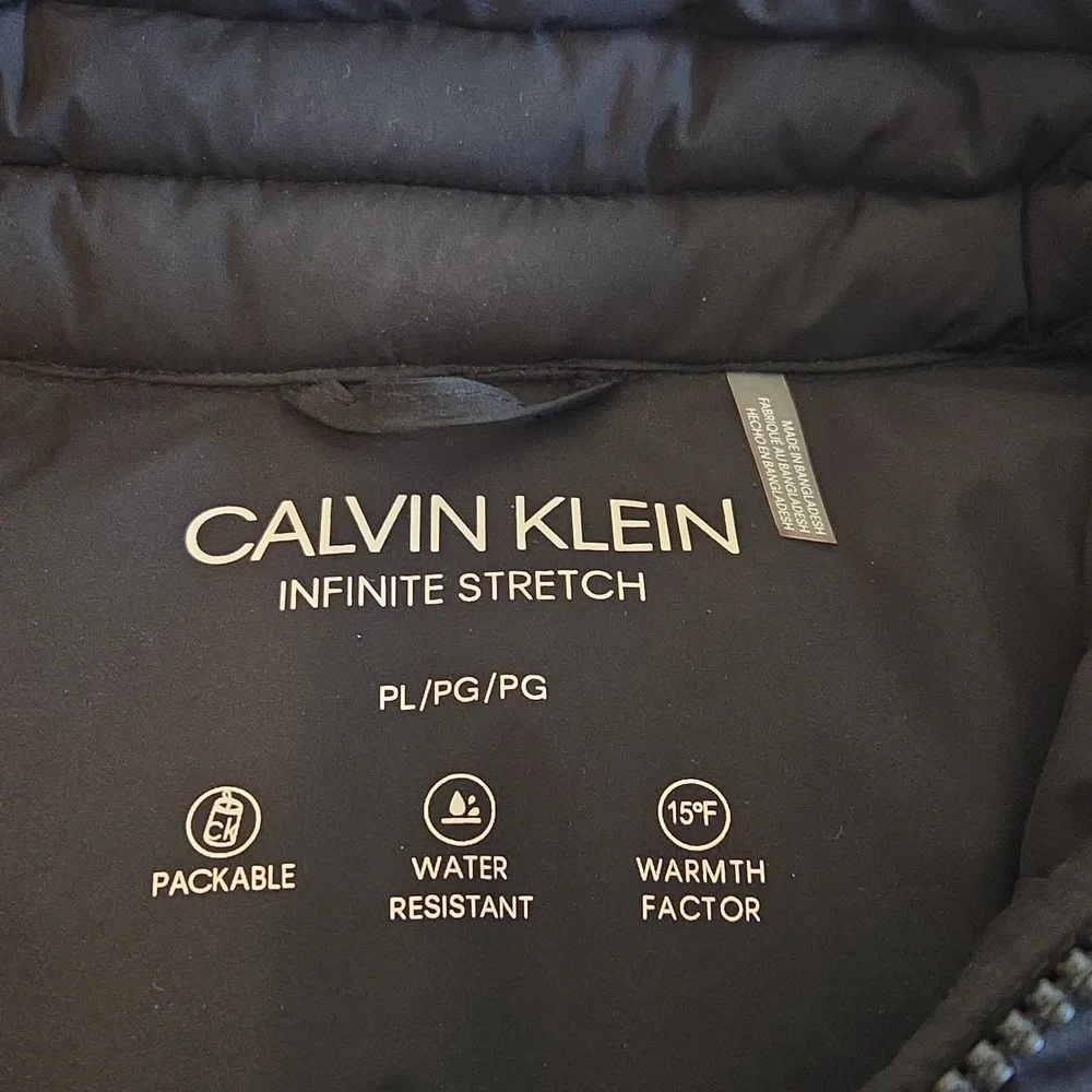 Calvin Klein Puffer Jacket - Picture 3 of 6